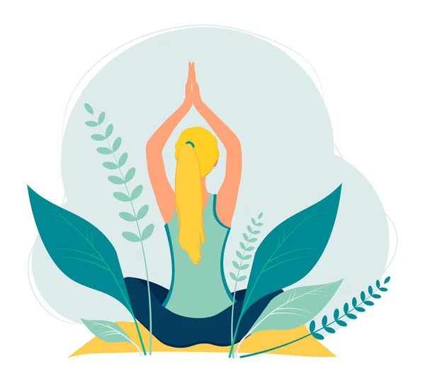Sarı saçlı kız çimenlerde yoga yapıyor.