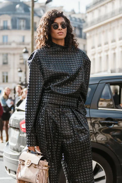 프랑스 September 2019 Cindy Bruna Balmain 패션쇼 Paris Fashion Week — 스톡 사진