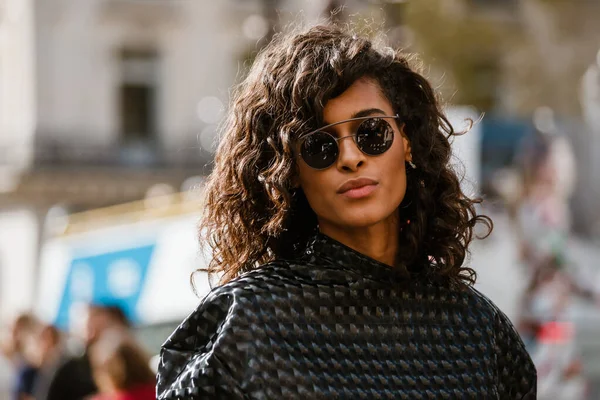 stock image PARIS, FRANCE - SEPTEMBER 27, 2019: Cindy Bruna before BALMAIN fashion show at Paris Fashion Week Spring/Summer 2020.