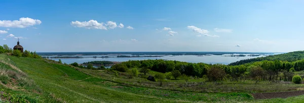 Panorama Dnieper Con Iglesia Madera Vieja Vytachiv Ucrania Mayo 2020 —  Fotos de Stock