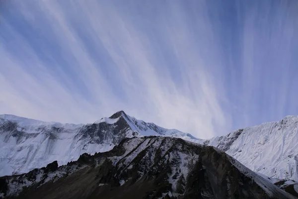 Montañas Nepal Con Nubes Cielo Ruta Trekking Del Circuito Annapurna — Foto de Stock