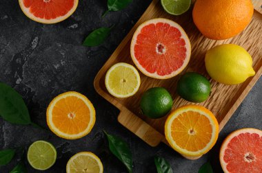 Citrus meyveleri (portakal, limon, greyfurt, limon).