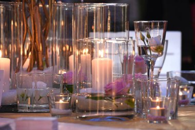 Düğün için dekorasyon ve aksesuarlar.