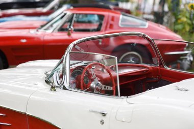 Yukarı Avusturya 'da bir çıkışta klasik araba