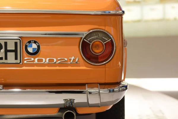 Münih 'teki BMW Müzesi (Bavyera, Almanya) kült markası BMW' nin ve motosikletlerinin, arabalarının ve yarış arabalarının tüm tarihini göstermektedir.