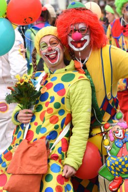 Salzkammergut 'taki karnaval - hala düzgünce kutlanıyor - karnaval geçidi olan bir palyaço (Yukarı Avusturya, Avusturya)