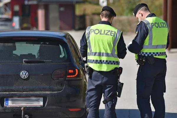 Crisis Corona Controles Policiales Las Restricciones Salida Son Controladas Por — Foto de Stock