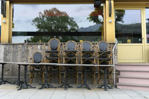 コロナ危機 グムンデンの旅館の閉鎖庭園 グムンデン地区 上オーストリア オーストリア — ストック写真