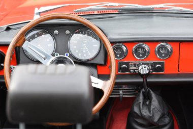 Yukarı Avusturya 'da bir çıkışta klasik araba