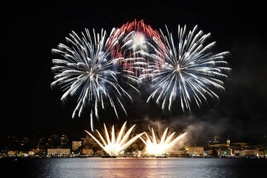 Gmunden 'deki ışık festivali her yıl binlerce ziyaretçiyi heyecanlandırıyor.. 
