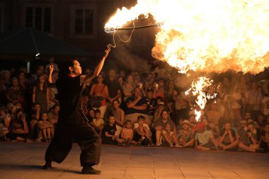 Linz Pflasterspektakel, Avrupa 'nın en önemli ve çeşitli sokak sanat festivallerinden biridir..