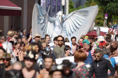 Linz Pflasterspektakel, Avrupa 'nın en önemli ve çeşitli sokak sanat festivallerinden biridir..