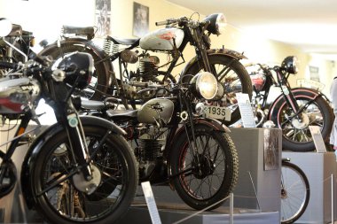 Puch motorsiklet - Puch-Werke, Johann Puch tarafından 1899 yılında kurulmuş, bisiklet, motor, motor, motosiklet ve otomobil üreten Avusturyalı bir şirkettir..
