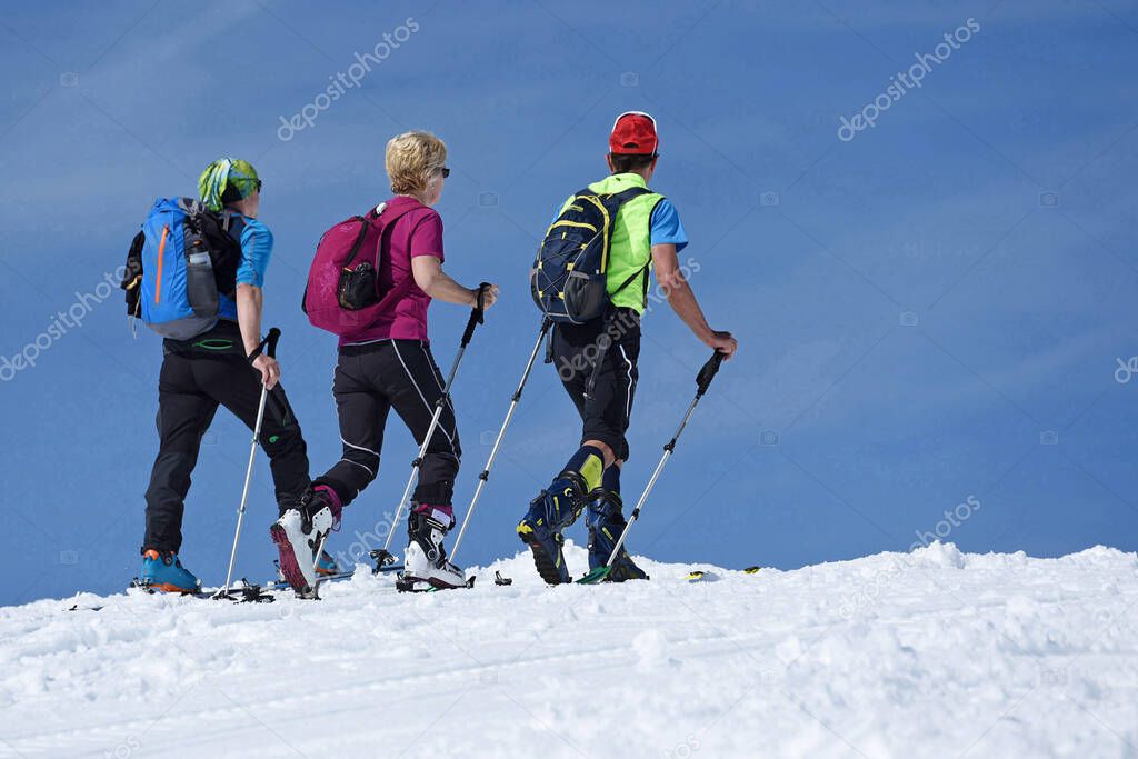 Ski tourers in the Krippenstein Dachstein ski area (Obertraun, Salzkammergut, Gmunden District, Upper Austria, Austria)