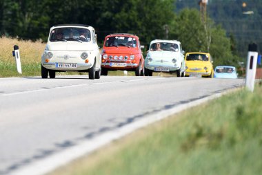 Steyr-Puch 500, Puch-Werke 'den küçük bir arabaydı. Avusturya 'da arabanın adı Pucherl idi. Ceset İtalyan Fiat 500 Nueva 'dan geldi. Fiat 500 Nueva 1957 'den 1977' ye kadar inşa edildi..