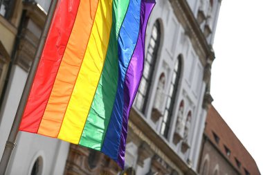 CSD 'nin Münih' teki geçit töreni, her yıl Münih 'te gerçekleşen siyasi bir gösteri ve renkli bir geçit törenidir. Eşcinsellerin ve lezbiyenlerin eşitliğine adanmıştır..