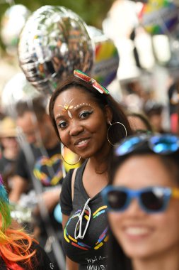CSD 'nin Münih' teki geçit töreni, her yıl Münih 'te gerçekleşen siyasi bir gösteri ve renkli bir geçit törenidir. Eşcinsellerin ve lezbiyenlerin eşitliğine adanmıştır..