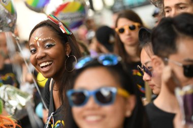 CSD 'nin Münih' teki geçit töreni, her yıl Münih 'te gerçekleşen siyasi bir gösteri ve renkli bir geçit törenidir. Eşcinsellerin ve lezbiyenlerin eşitliğine adanmıştır..