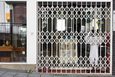 Corona krizi - Gmunden 'de kapalı dükkanlar (Gmunden bölgesi, Yukarı Avusturya, Avusturya)