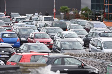 Corona Krizi - Hırdavat dükkanları 14 Nisan 2020 'de dört haftalık Corona kilidinden sonra yeniden açıldı