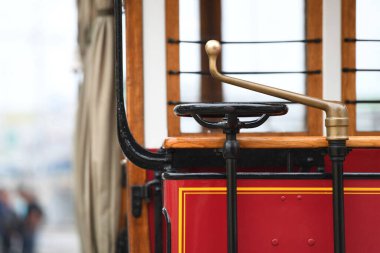 Gmundemn 'deki nostaljik tramvay - Gmunden' deki tramvay tren istasyonunu şehir merkezine bağlar. Demiryolu 13 Ağustos 1894 'te açıldı. Bu arada uzatılmış ve Vorchdorf 'a Traunseetram adı altında yürütülmüştür..