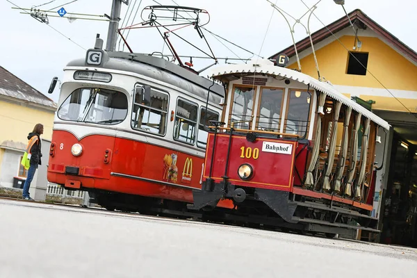 Ностальгический Трамвай Гмундемне Трамвай Гмундемне Соединяет Железнодорожный Вокзал Центром Города — стоковое фото