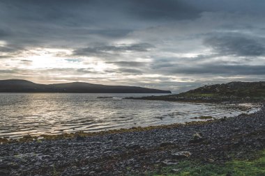 İskoç manzara bulutlu doğa çekimi