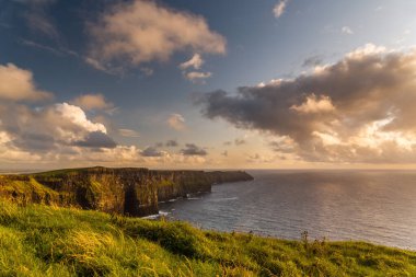 Güzel İrlanda 'daki Moher Kayalıkları