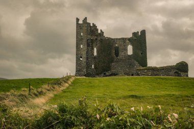 Kerry 'nin Yüzüğü' ndeki Kale Harabeleri