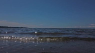 Kanada 'da Okyanus Pasifiği' nde dalgalar - British Columbia - Yavaş çekim 4k