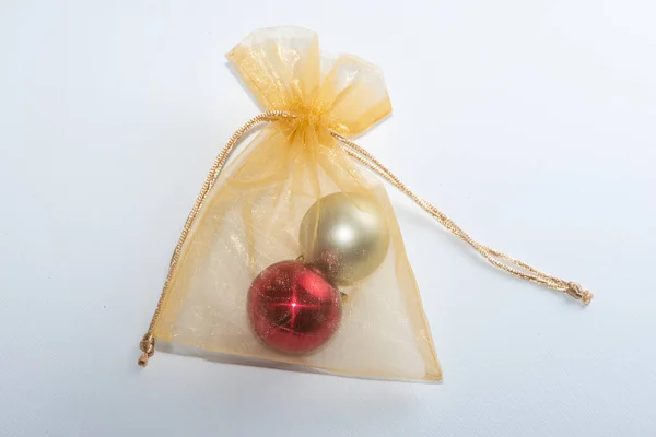 Saco Brilhante Dourado Com Decorações Árvore Natal — Fotografia de Stock