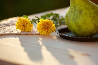 kavanoz ve doğası üzerine taze armut Armut Reçeli. Taze tatlı meyve del