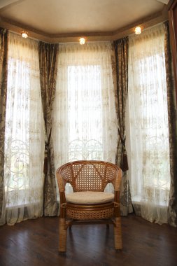 içinde güzel mobilyalar ile modern iç. Hasır Sandalye