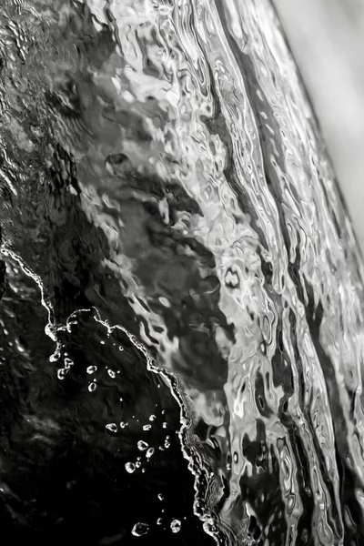 doğada donmuş su damlası. Göl manzara