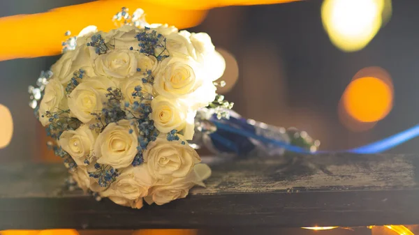 Esküvői Kék Fehér Csokor Bokeh Háttér — Stock Fotó