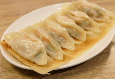 akarsu gyoza beyaz tabak