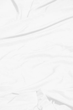 Soyut arka plan izole edildi. Soyut beyaz dalgalar. Perdeden el salla. Beyaz dalga arkaplanı.