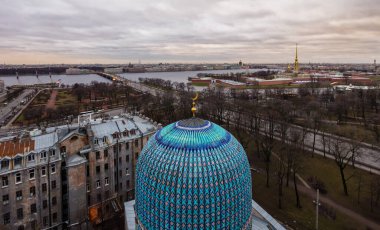 Saint-Petersburg, Rusya, Peter ve Paul kalesinin ana camii, hava manzaralı.