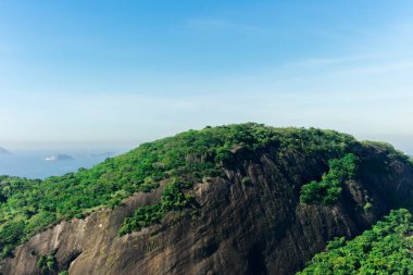 Dağın tepesinden manzara