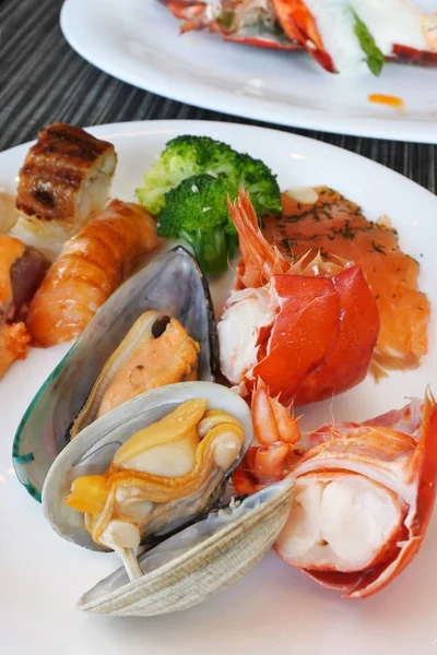 Yemekleri Deniz ürünleri büfesi seçili