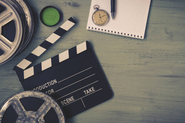 Клапан и пленочная катушка
