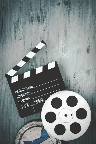 Clapperboards och rulle film — Stockfoto