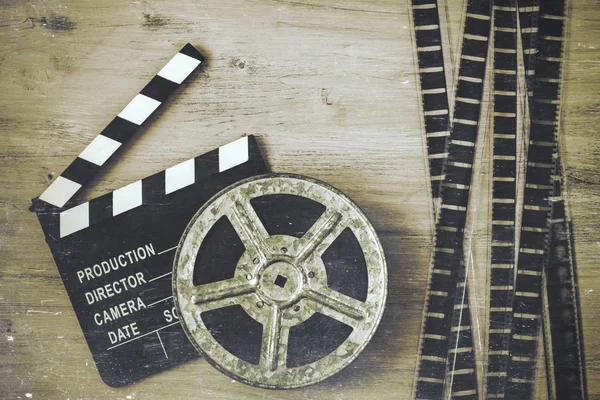 Clapperboards y el carrete de la película —  Fotos de Stock