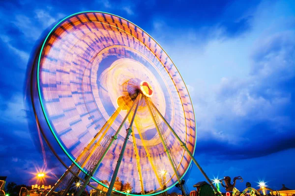 Ferris wheel at an amusement park — Stock Photo, Image