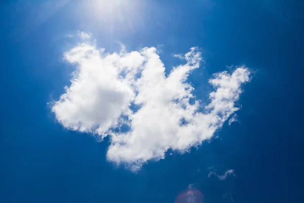 Cielo Azul Con Nubes Sol — Foto de Stock
