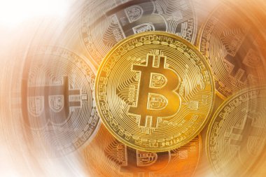 Altın Bitcoinler. Yeni sanal para, kripto para birimi için kavramsal resim.