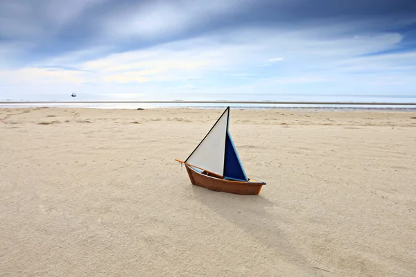 Modelo Barco Verano Playa Soleada — Foto de Stock