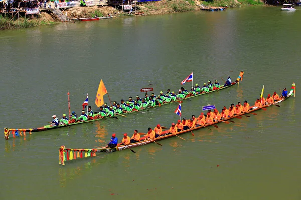 Chumphon Thailand October Unidentified Rowers Enjoy Native Thai Long Boats — Stock Photo, Image