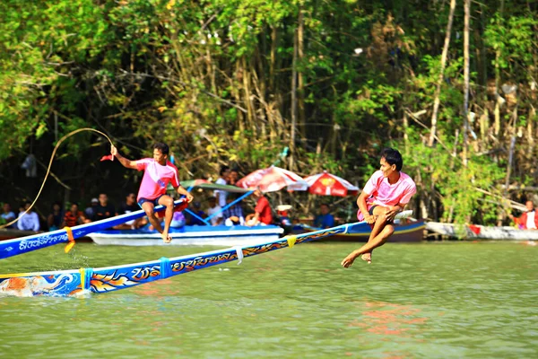 Chumphon Thailand October Unidentified Rowers Enjoy Native Thai Long Boats — Stock Photo, Image