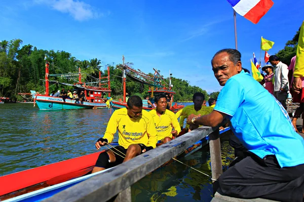 Chumphon Thailand October Unidentified Rowers Enjoy Native Thai Long Boats — Stock Photo, Image